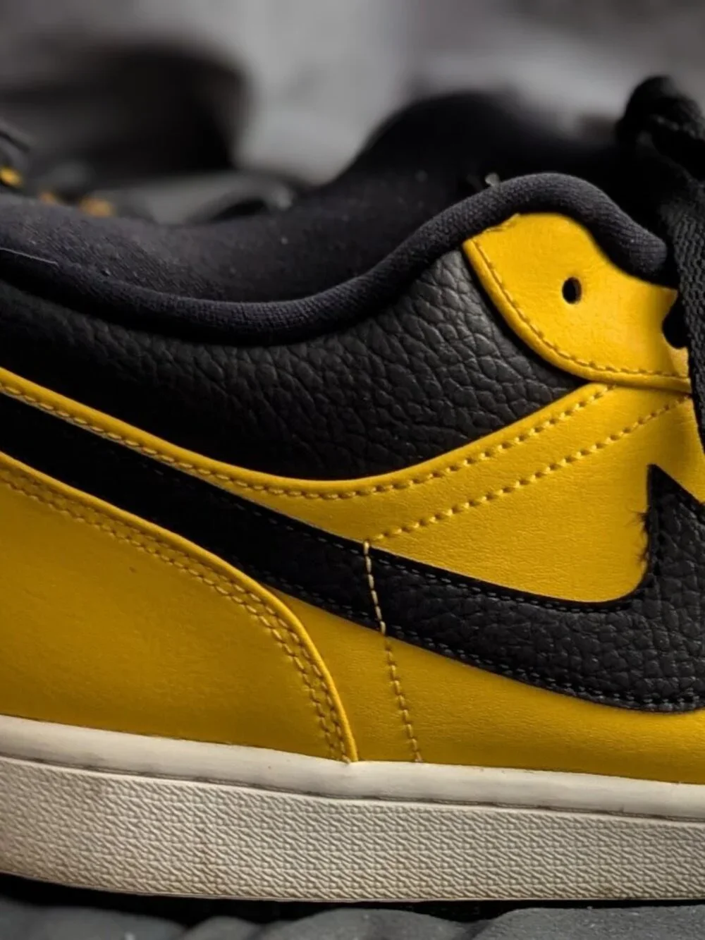Nike Air Jordan 1 Low 'Pollen' Yellow/Black Sneaker
